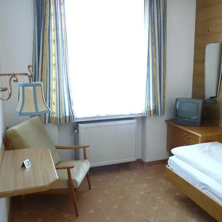 酒店 Roter Hahn -