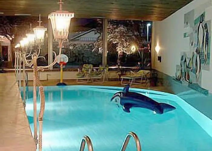 Roter Hahn - 3*